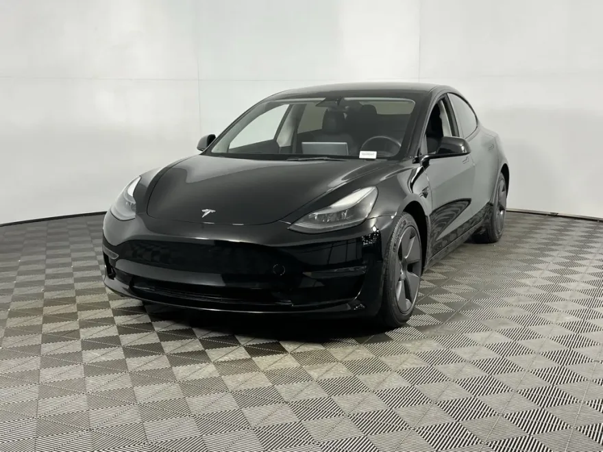 2023 Tesla Model 3 photo 1