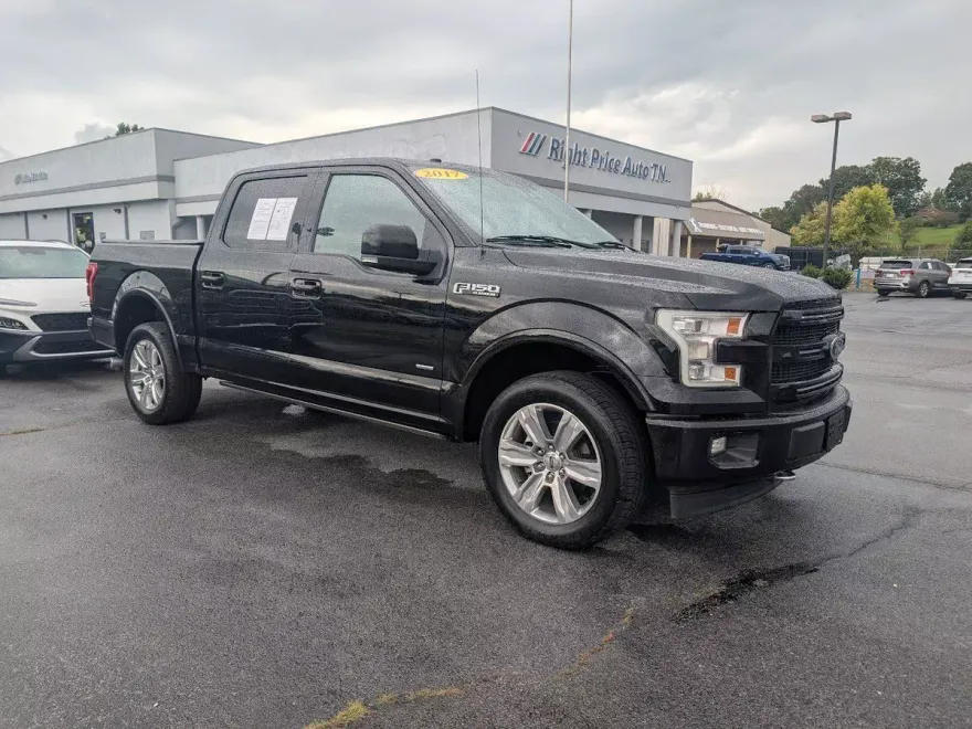 2017 Ford F-150 Platinum photo 1
