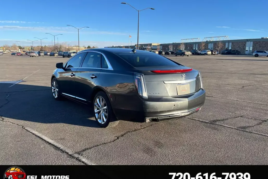 2013 Cadillac XTS Luxury photo 1