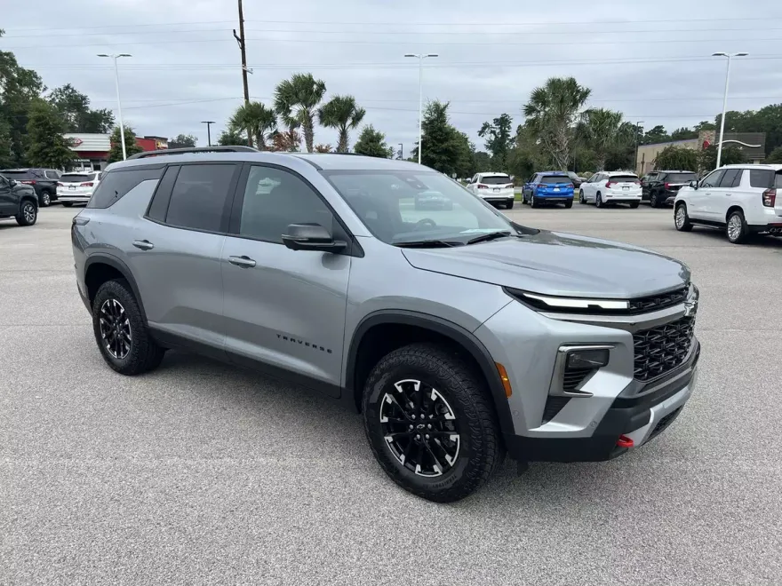 2024 Chevrolet Traverse Z71 photo 1