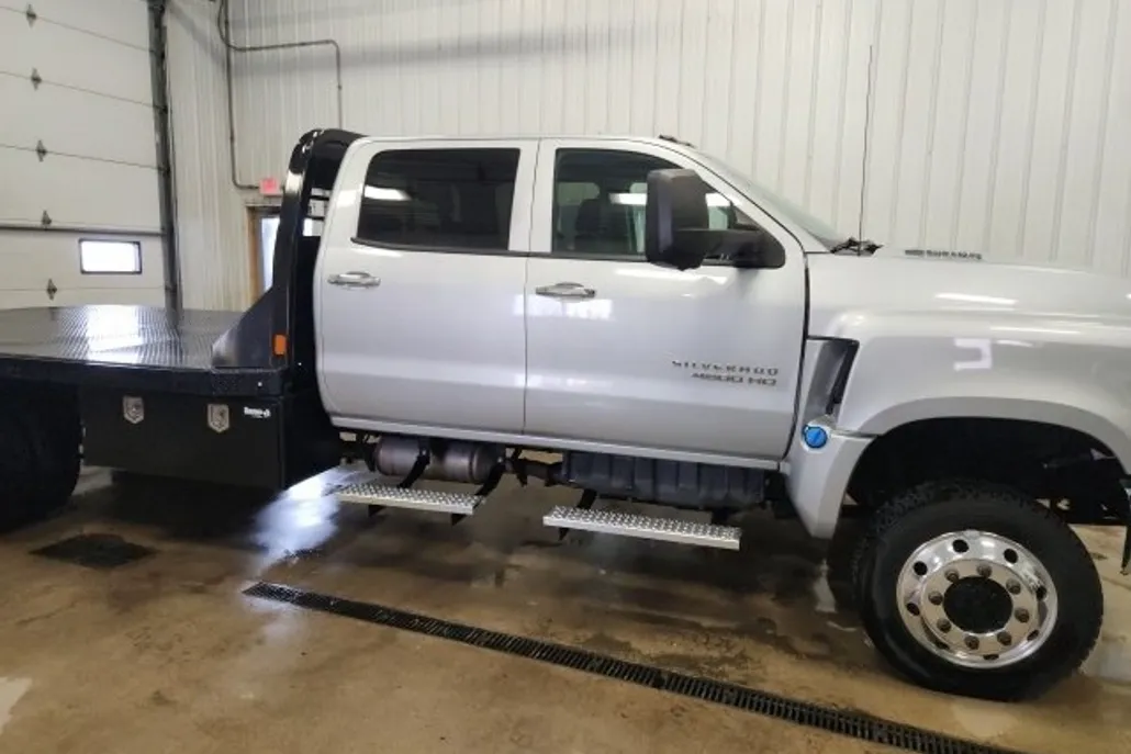 2023 Chevrolet Silverado 4500HD LT photo 1