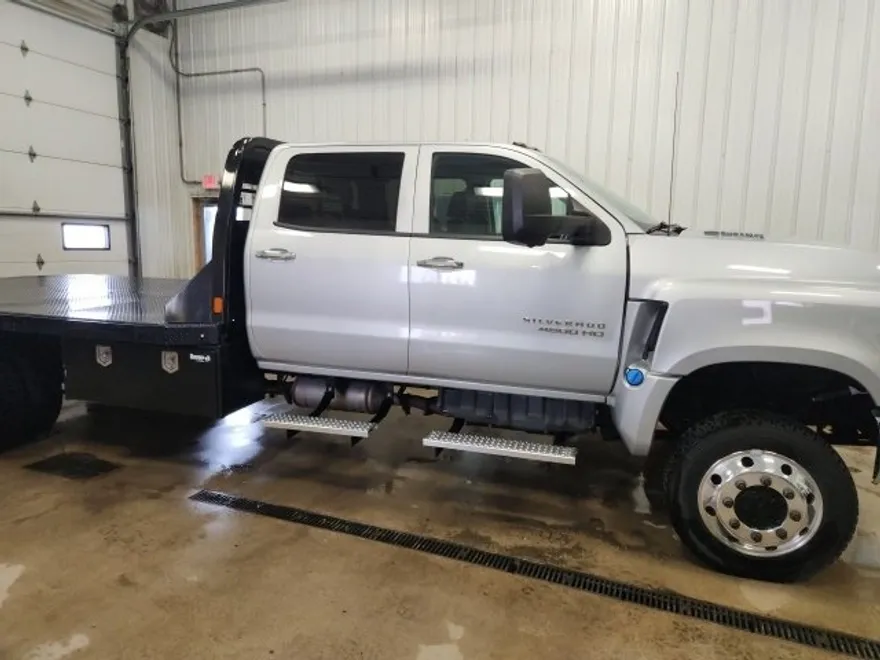 2023 Chevrolet Silverado 4500HD LT photo 1