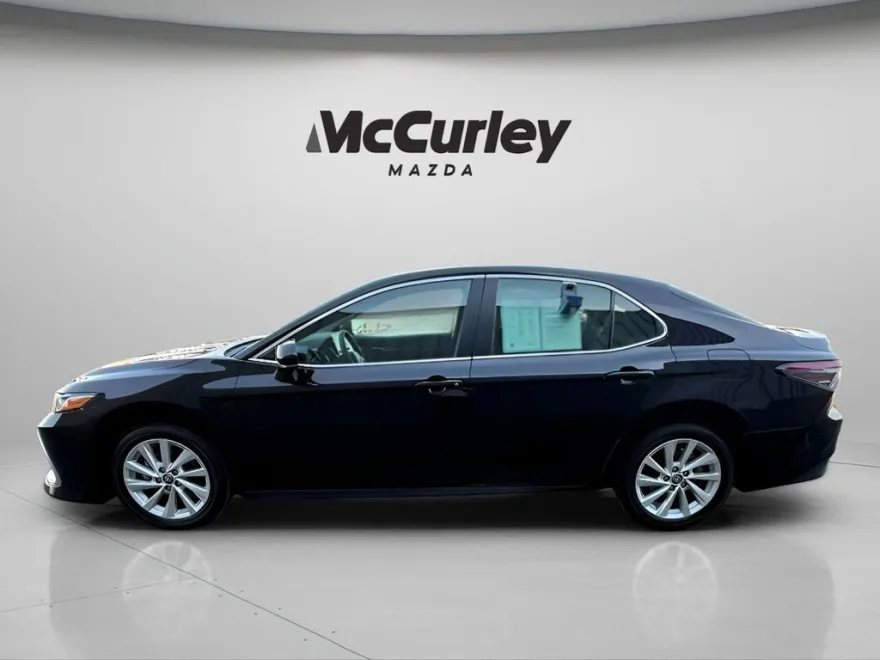 2024 Toyota Camry LE photo 1
