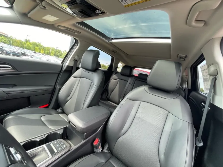 2026 Kia Sportage EX photo 1