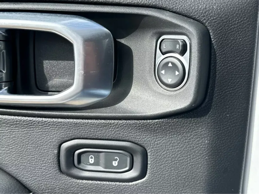 2023 Jeep Gladiator Overland photo 28
