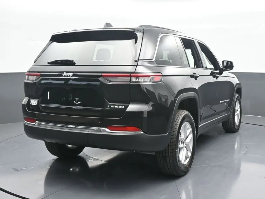 2025 Jeep Grand Cherokee Laredo X photo 1