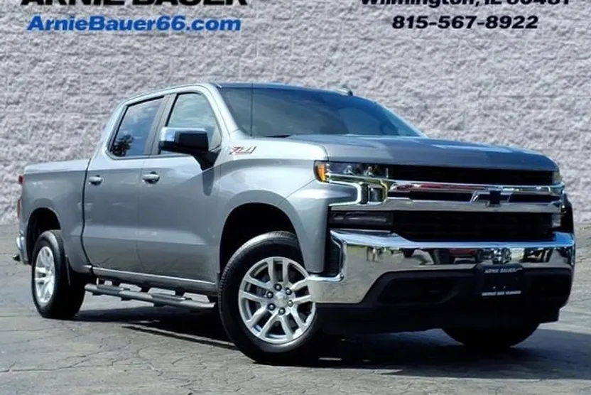 2022 Chevrolet Silverado 1500 LT photo 1