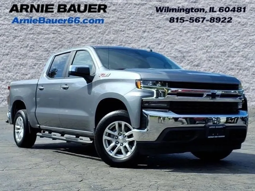 2022 Chevrolet Silverado 1500 LT photo 1