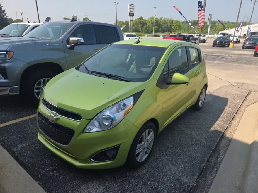 2014 Chevrolet Spark LT photo 1