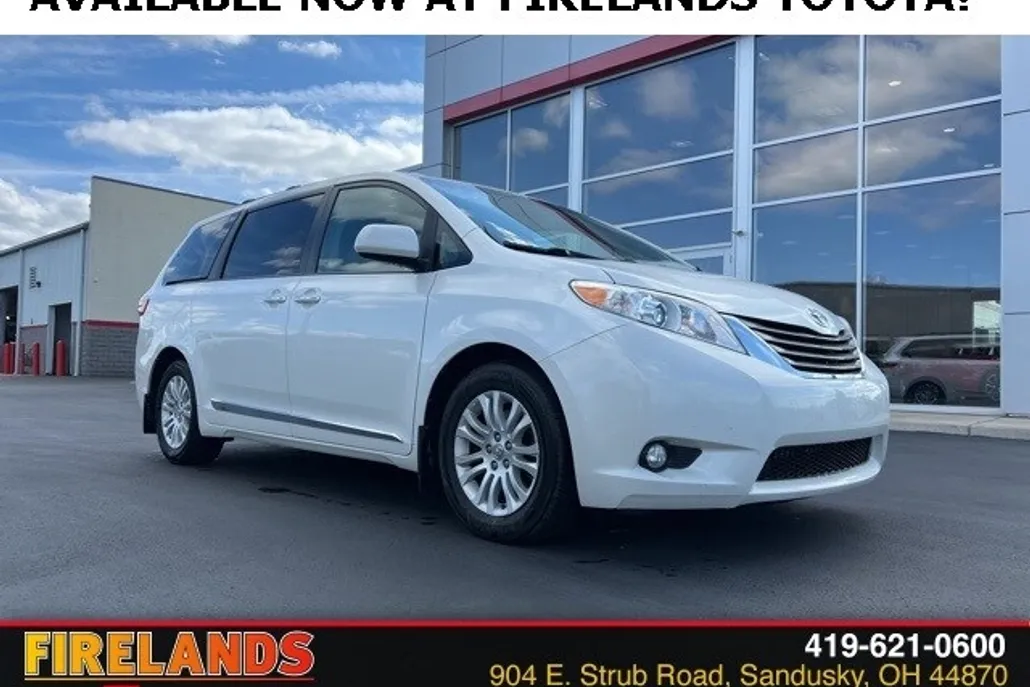 2016 Toyota Sienna L photo 1