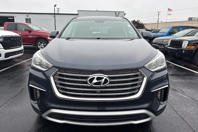 2018 Hyundai Santa Fe SE Ultimate photo 1
