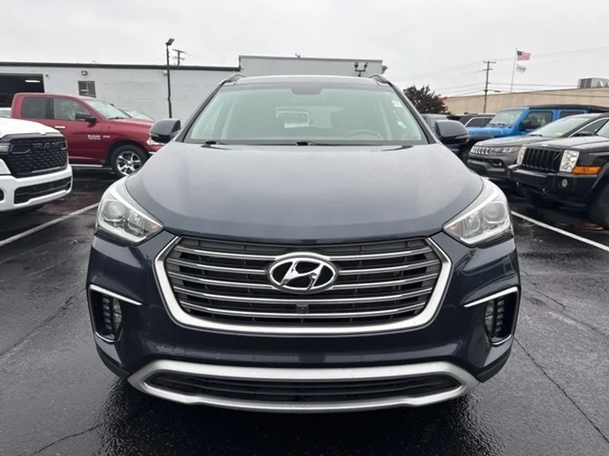2018 Hyundai Santa Fe SE Ultimate photo 1