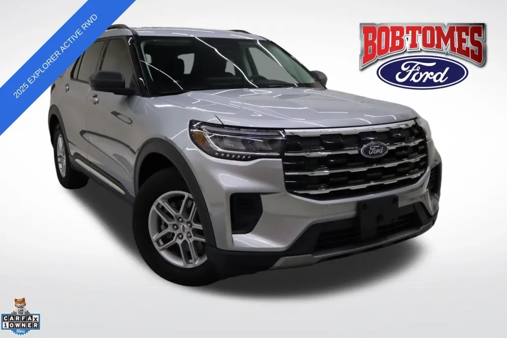 2025 Ford Explorer photo 1