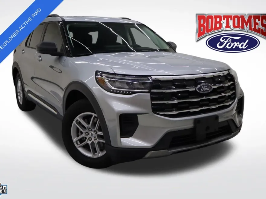 2025 Ford Explorer photo 1