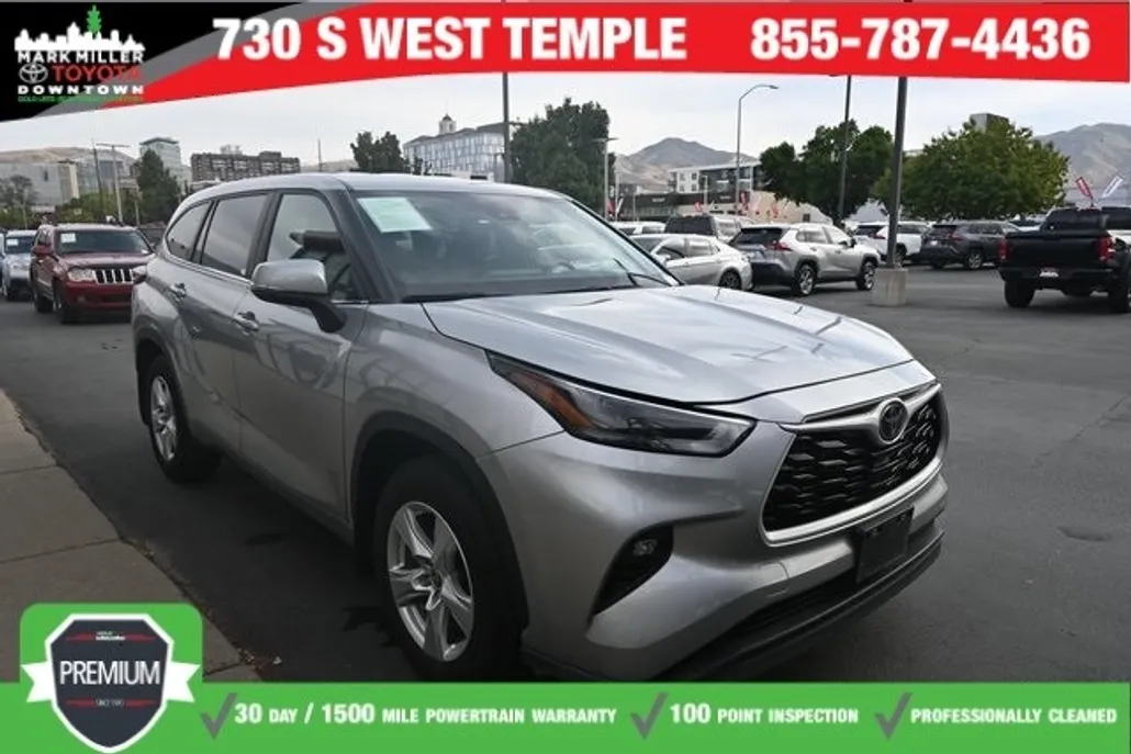 2024 Toyota Highlander LE photo 1