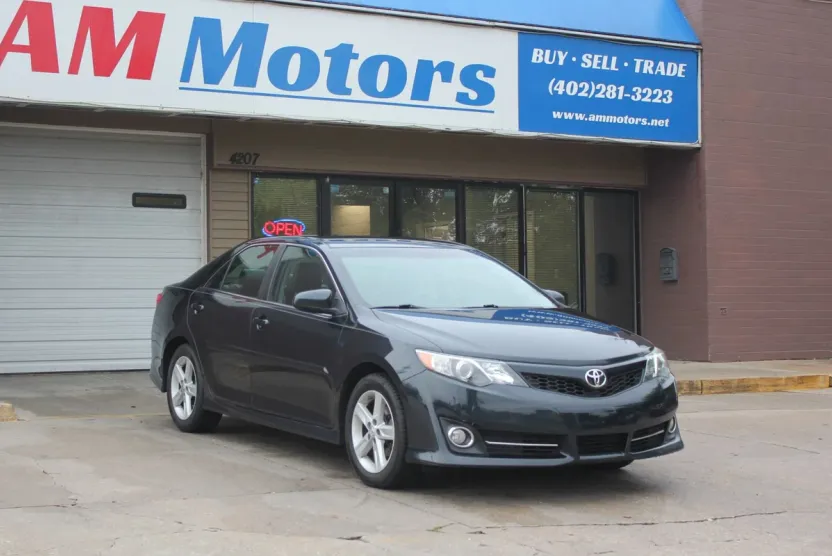 2014 Toyota Camry photo 1