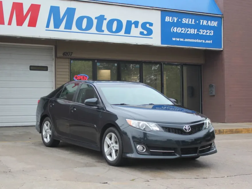 2014 Toyota Camry photo 1