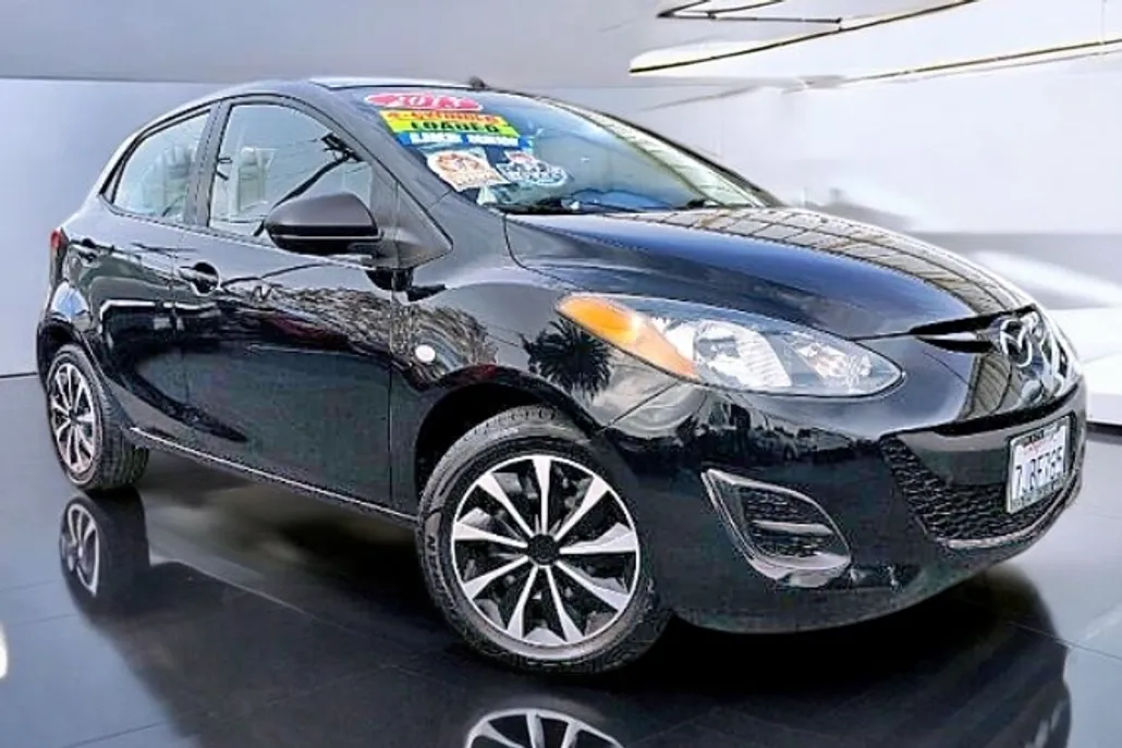 2013 Mazda Mazda2 Sport photo 1