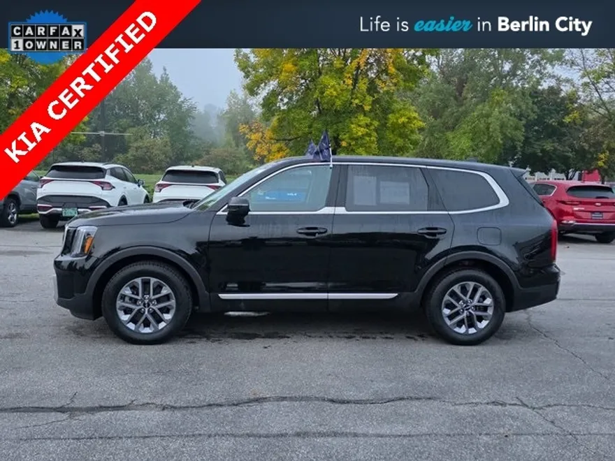 2023 Kia Telluride LX photo 1
