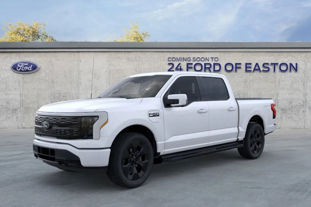 2025 Ford F-150 Lightning Platinum photo 1