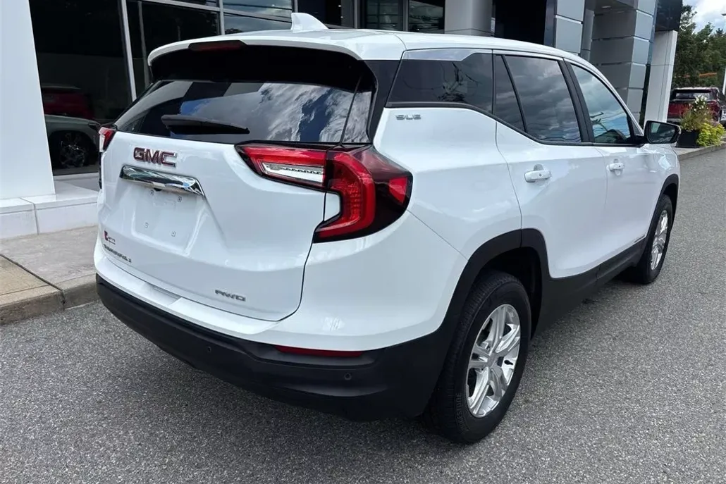 2022 Gmc Terrain SLE photo 1