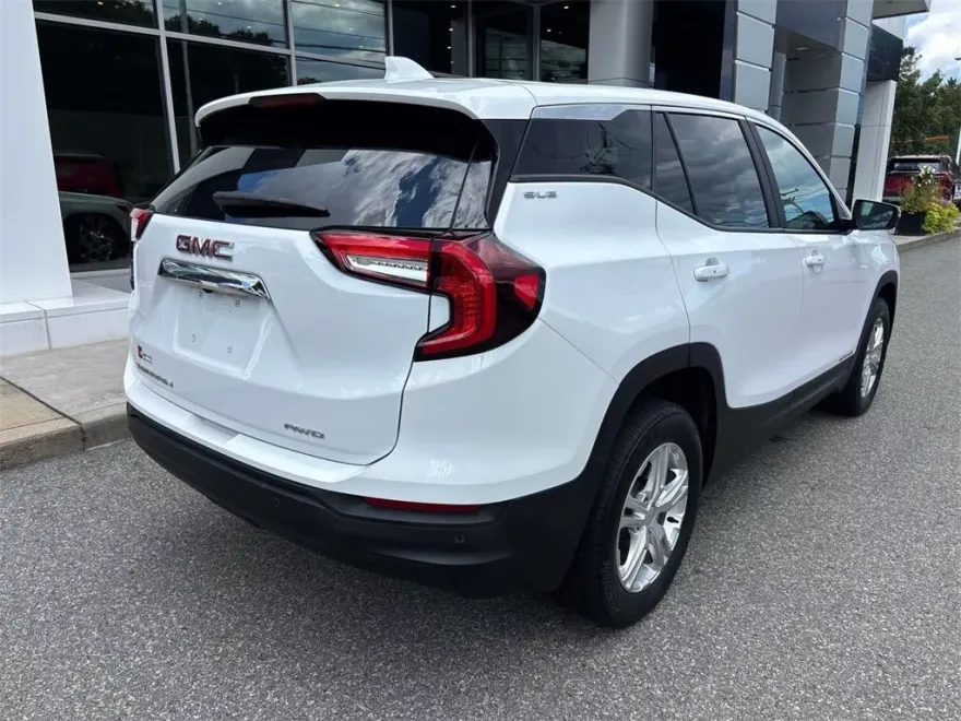 2022 Gmc Terrain SLE photo 1