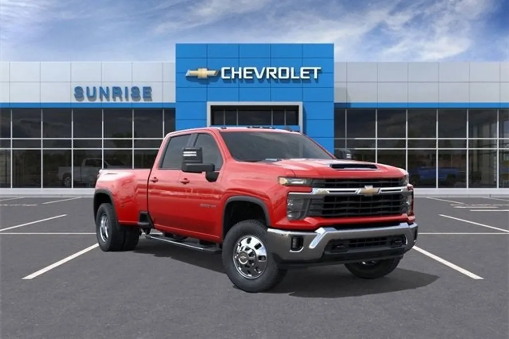 2025 Chevrolet Silverado 3500HD LT photo 1