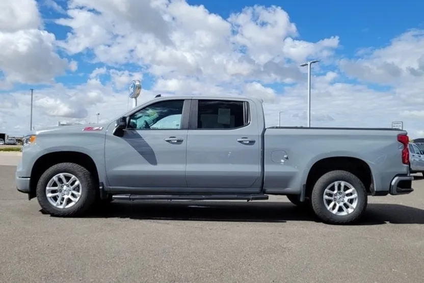 2024 Chevrolet Silverado 1500 RST photo 1