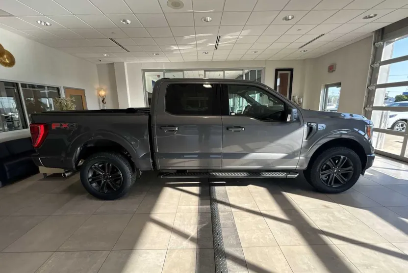 2022 Ford F-150 XLT photo 1