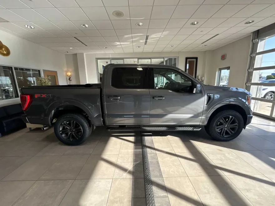 2022 Ford F-150 XLT photo 1
