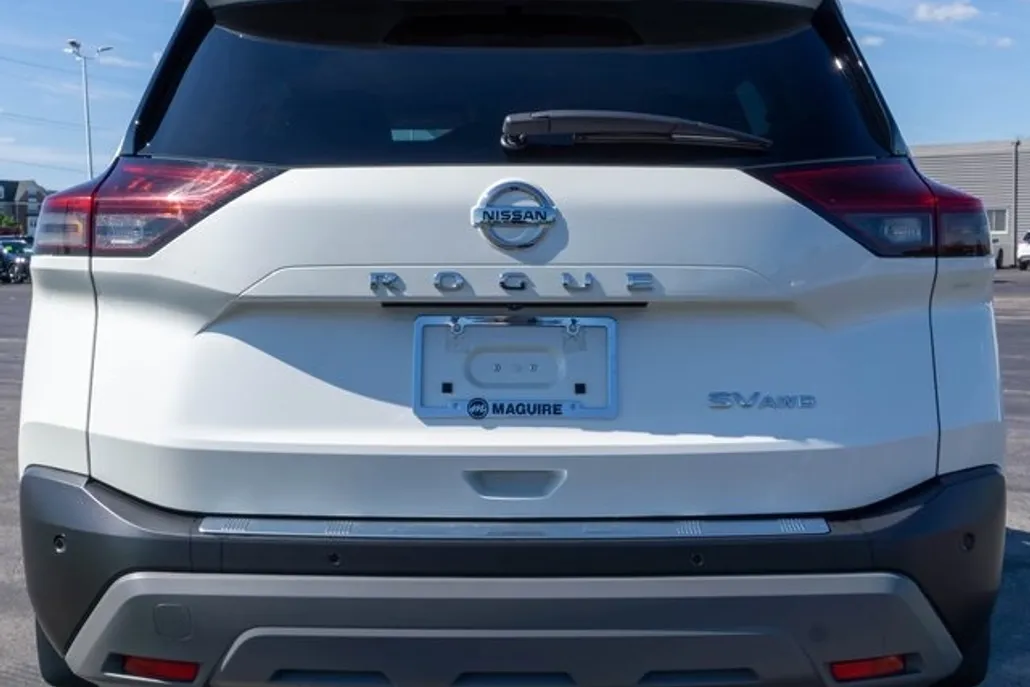 2021 Nissan Rogue SV photo 1
