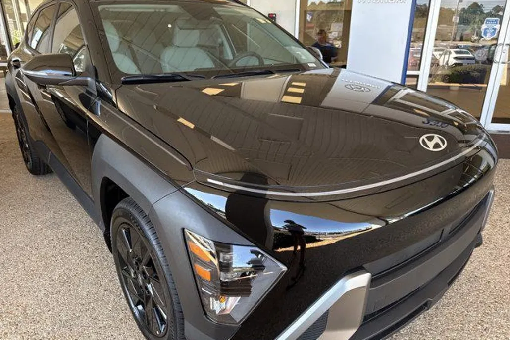 2026 Hyundai Kona SEL photo 1