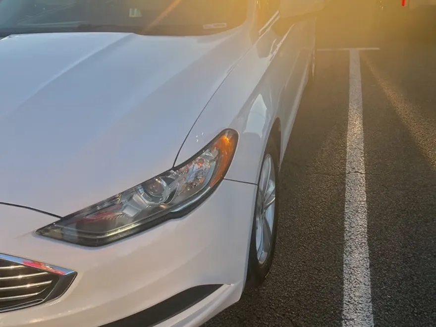 2018 Ford Fusion SE photo 1
