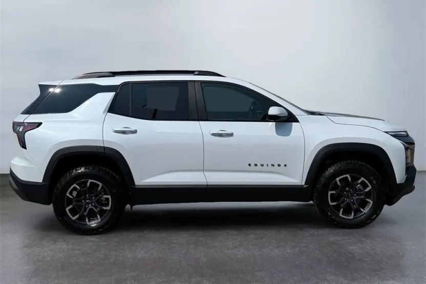 2026 Chevrolet Equinox ACTIV photo 1