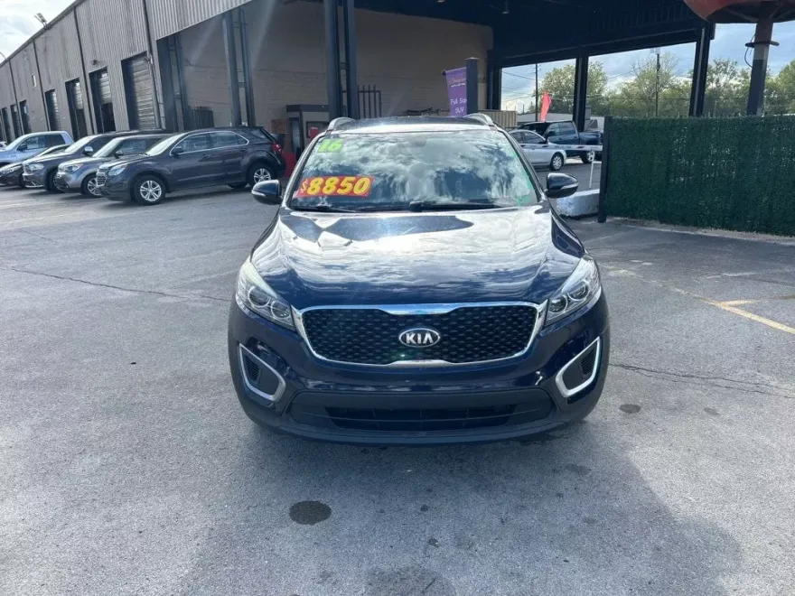 2016 Kia Sorento LX photo 1