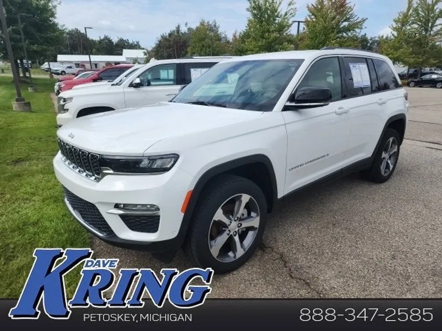 2023 Jeep Grand Cherokee Limited photo 1