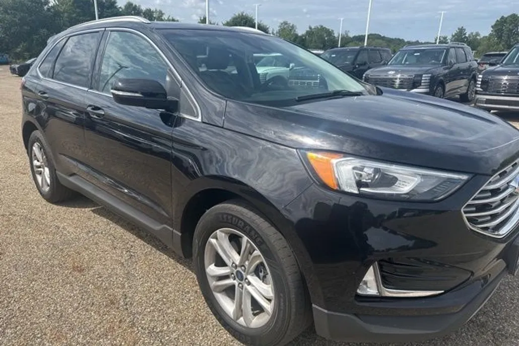 2019 Ford Edge SEL photo 1
