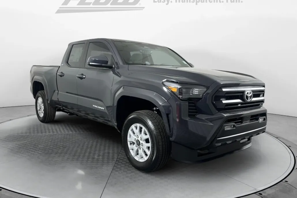 2025 Toyota Tacoma SR5 4x4 photo 1