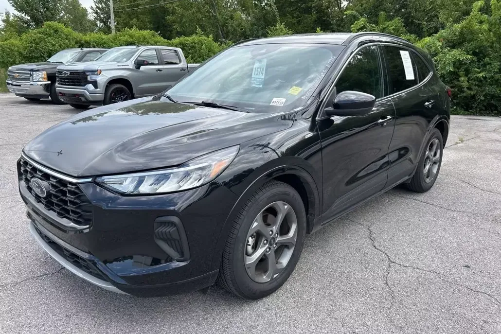 2024 Ford Escape ST-Line photo 1