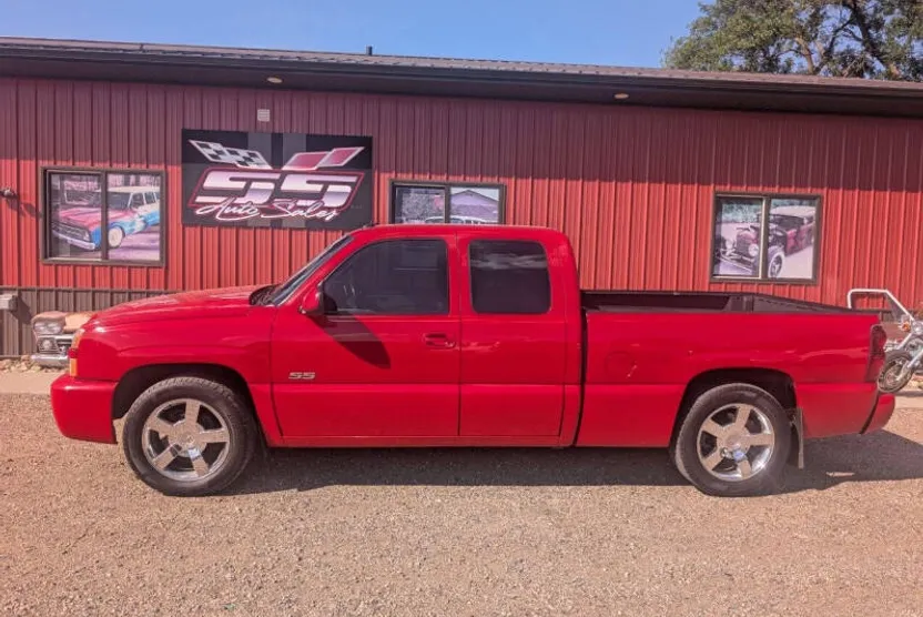 2003 Chevrolet Silverado 1500 SS photo 1