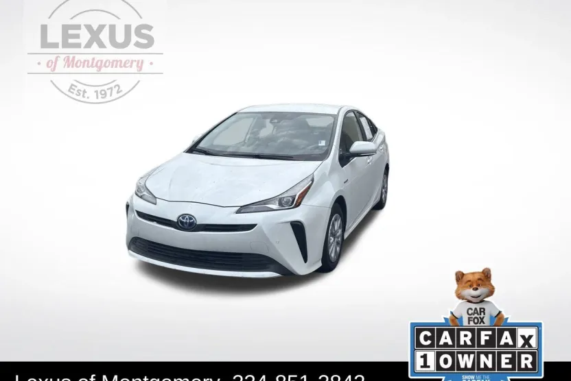 2022 Toyota Prius LE photo 1