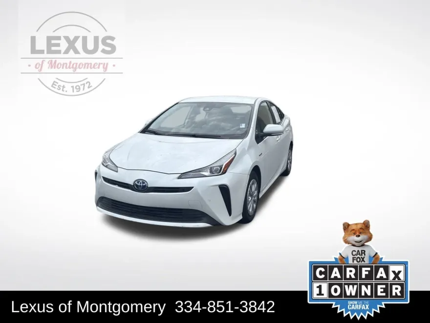 2022 Toyota Prius LE photo 1