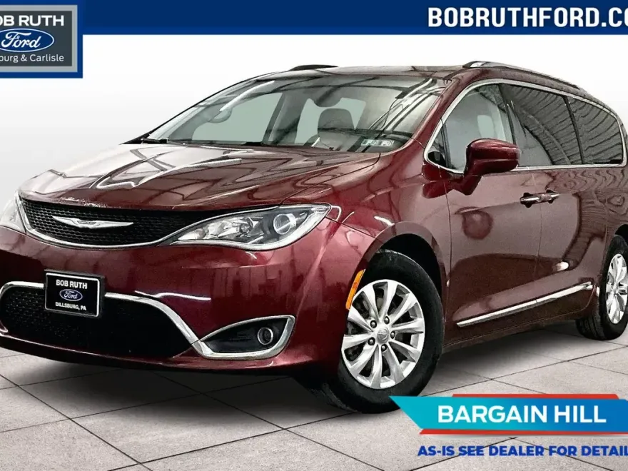 2018 Chrysler Pacifica Touring L photo 1