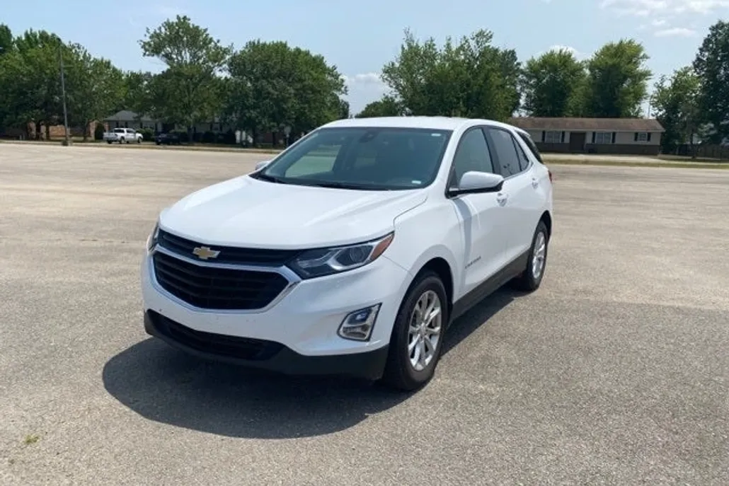 2021 Chevrolet Equinox LT photo 1