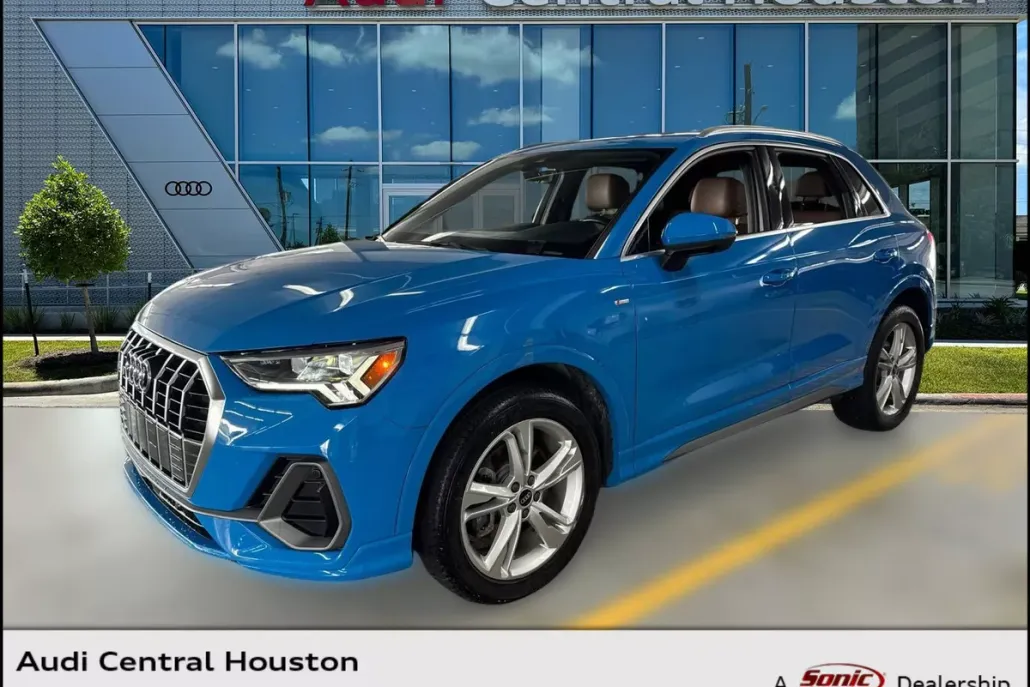 2022 Audi Q3 S line Premium Plus photo 1