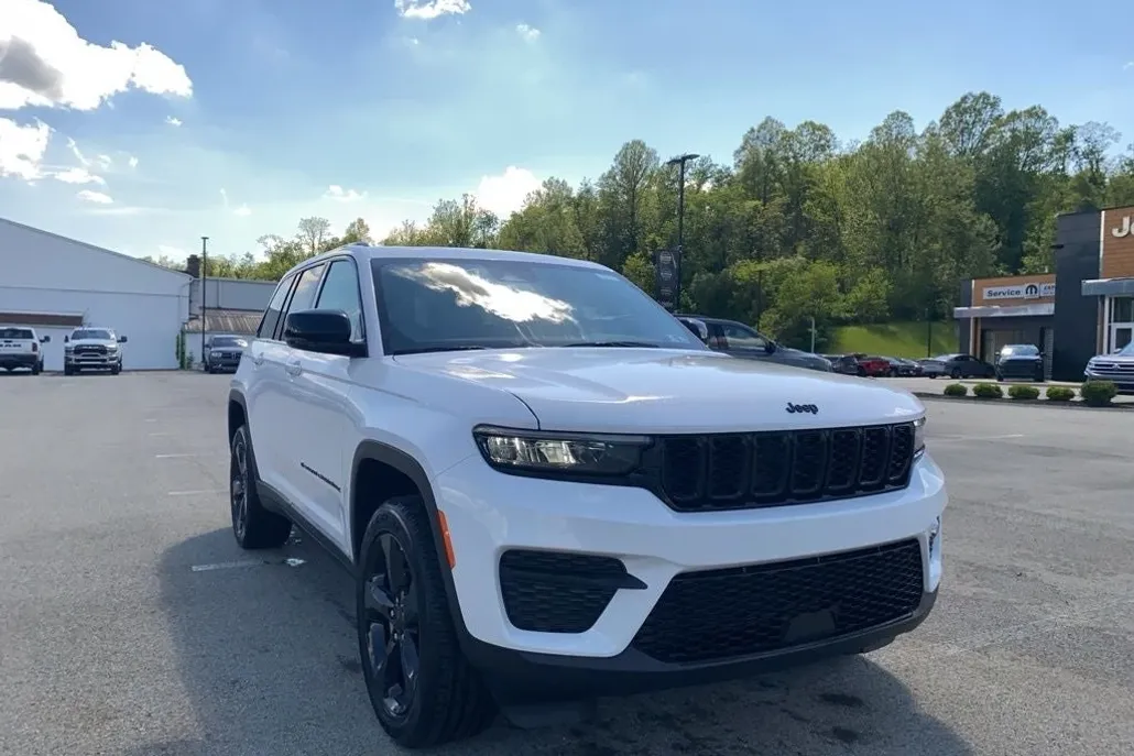 2025 Jeep Grand Cherokee Altitude X photo 1