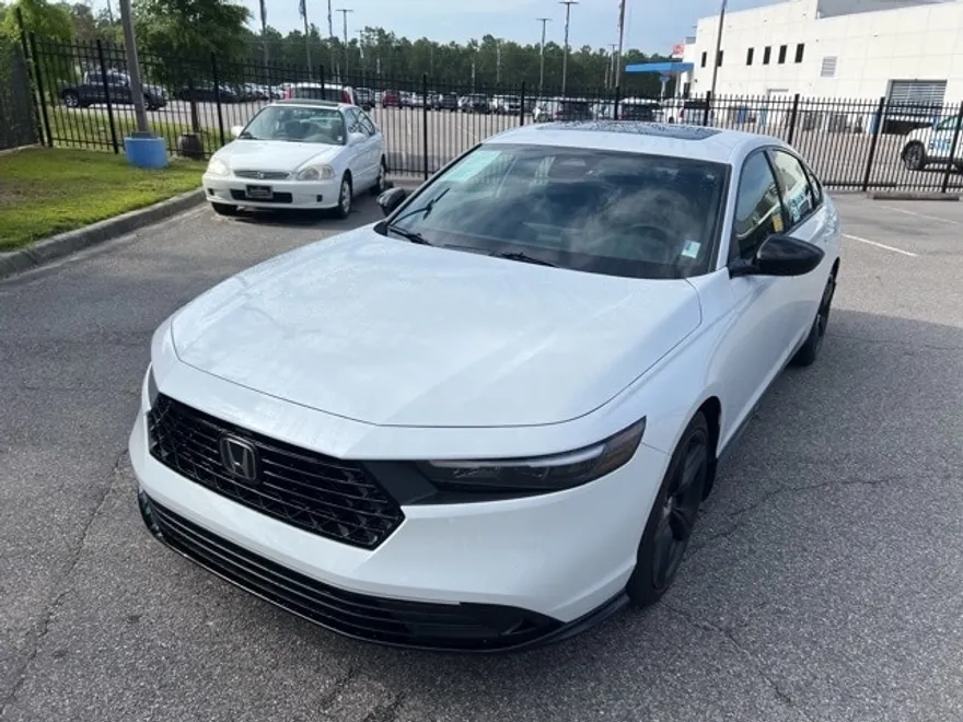 2023 Honda Accord Hybrid Sport-L photo 1