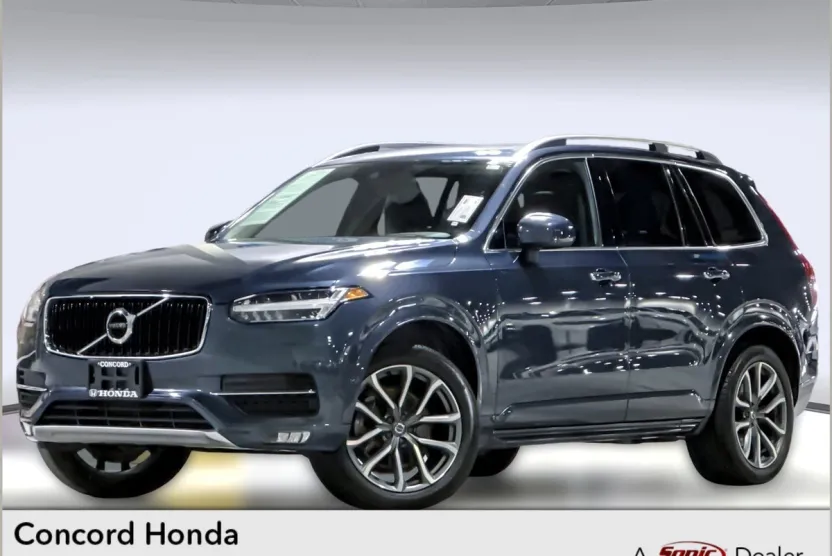 2018 Volvo XC90 T6 AWD Momentum photo 1