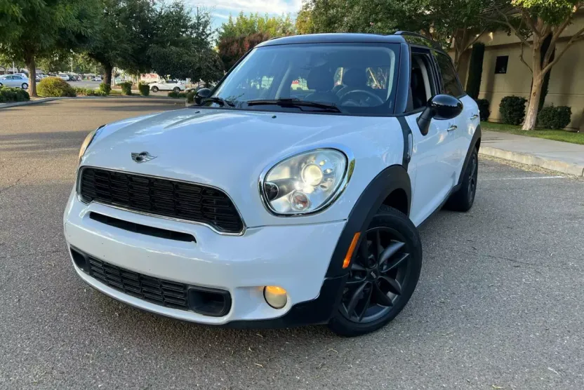 2011 Mini Countryman S photo 1