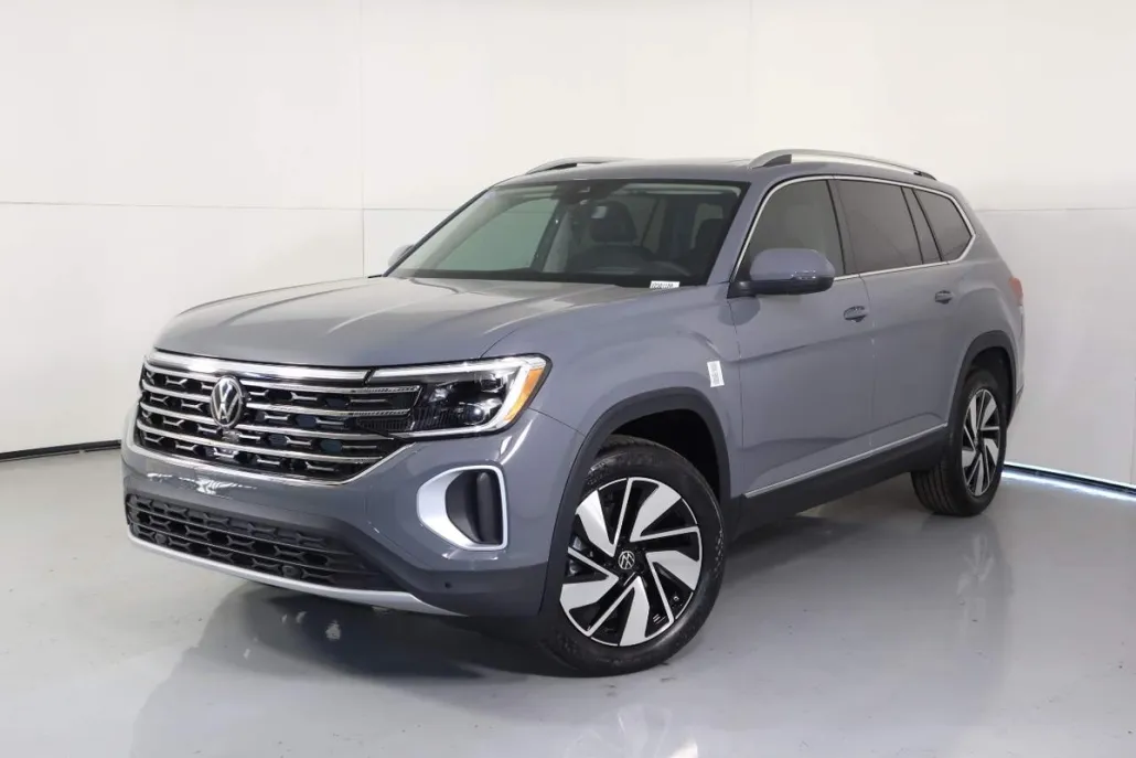 2025 Volkswagen Atlas SEL photo 1